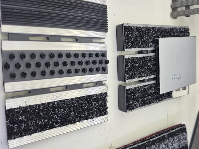 Alüminyum Kauçuk Dolgulu Paspas Alüminyum kauçuk dolgulu paspas - Hastane, okul, plaza giriş paspası